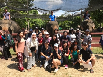 マラヤ大学の学生たち